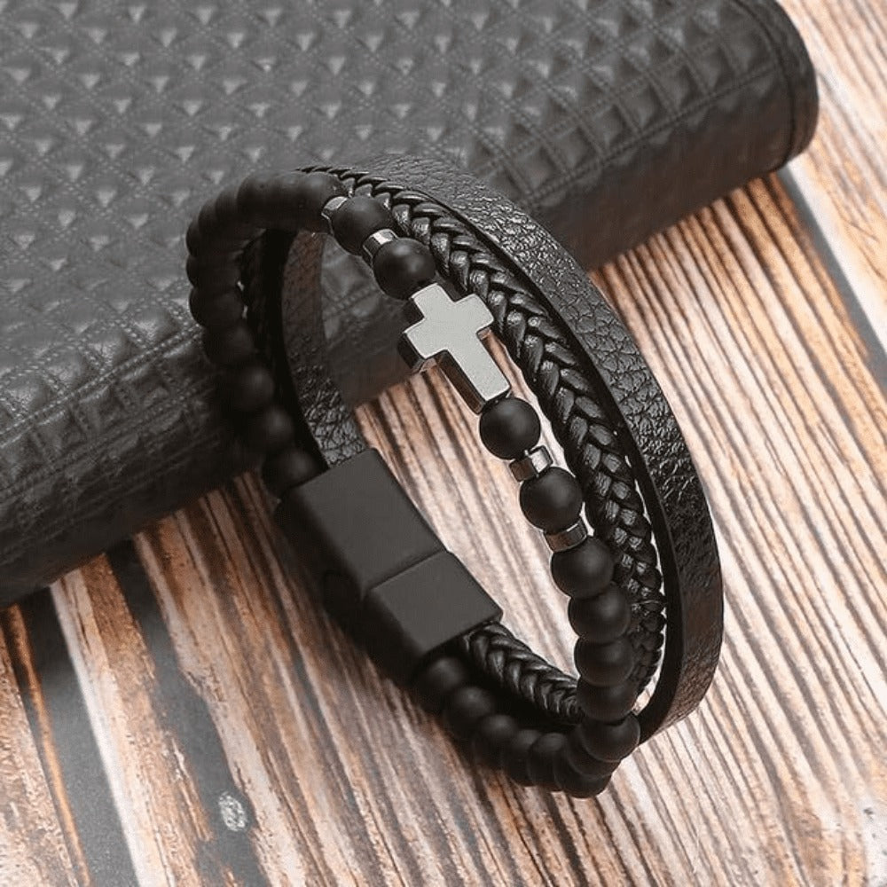 Hochwertiges Lederarmband für Männer - Stilvolles Bling mit Edelsteinen und Charms