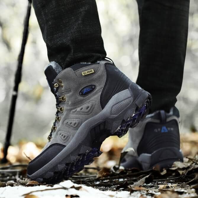 Waterproof hiking boots + free belt included